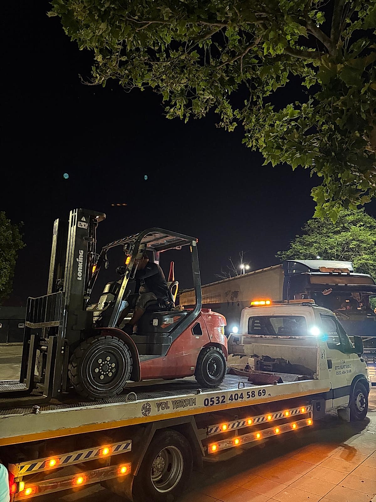 Forklift Transferi: Endüstriyel Taşımacılıkta Güven ve Verimlilik